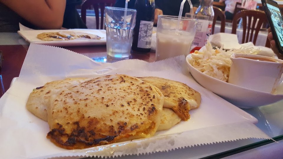 Pupusas Con Todo